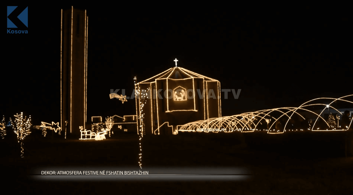 Atmosfera festive dhe dekorimet e fshatit Bishtazhin (VIDEO)