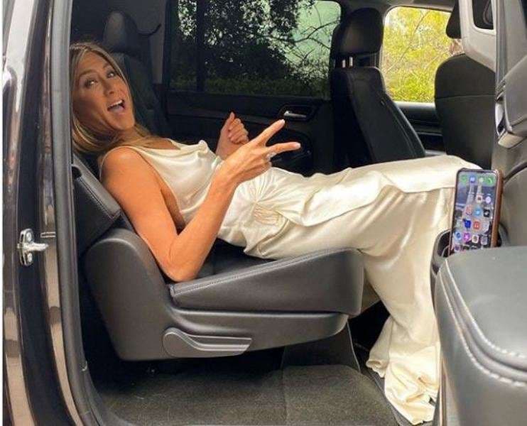 Çfarë sakrifice bëri Jennifer Aniston që fustani që e veshi në SAG të mos rrudhej?