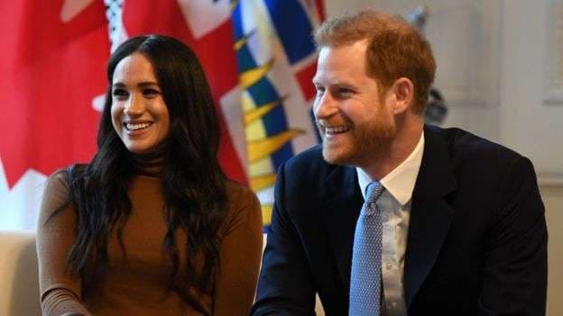 Familja Mbretërore e “lënduar” nga vendimi i Meghan dhe Harry që të largohen nga familja