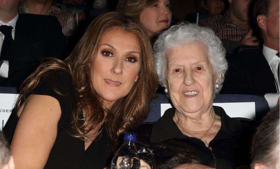 Celine Dion ia kushton koncertin në Miami nënës