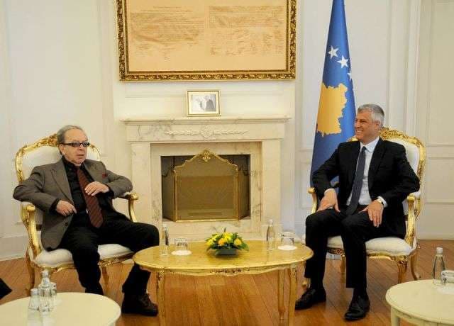 Thaçi: "Oficeri i Madh i Legjionit" është vlerësim i lartë ndërkombëtar për gjeniun e letrave shqipe