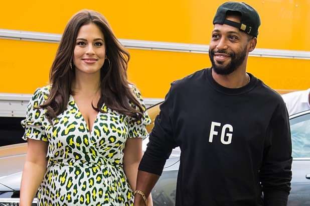 Ashley Graham publikon portretin familjar (FOTO)