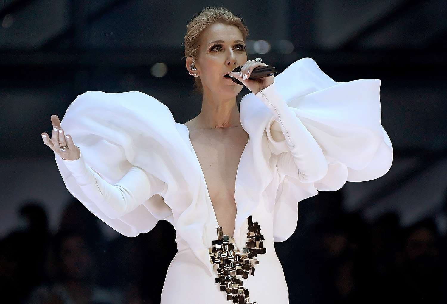 Celine Dion gjatë koncertit: Nëna ime ishte e sëmurë, e dinim që do largohej (VIDEO)