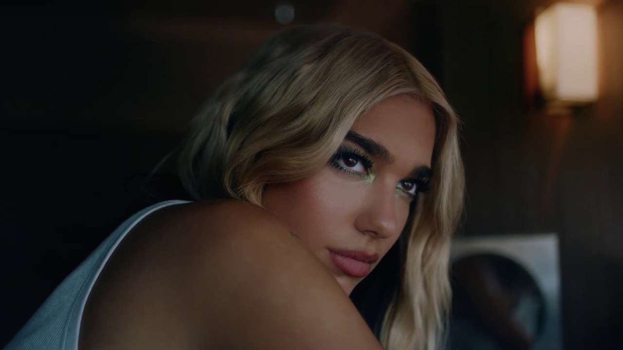 Dua Lipa nesër publikon këngën e re (VIDEO)
