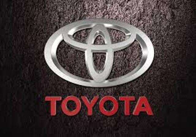 Toyota largon 700 mijë vetura nga tregu amerikan për shkak të defekteve