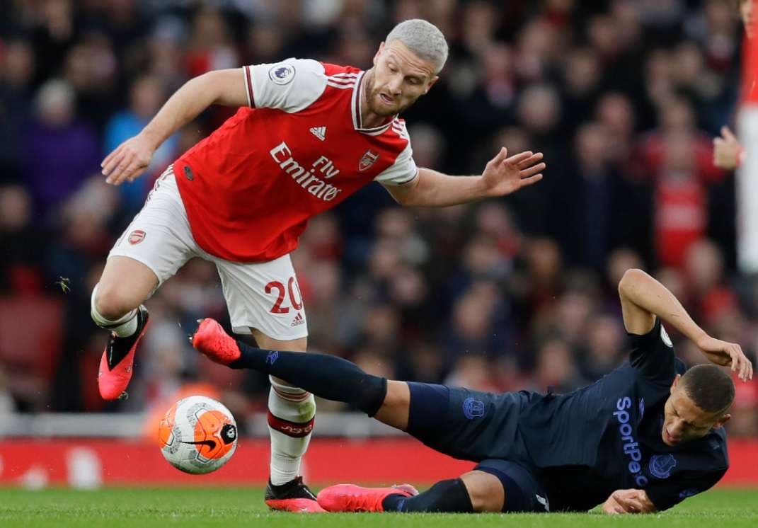 Shkodran Mustafi befason tifozët me ngjyrën e tij të flokëve (VIDEO)