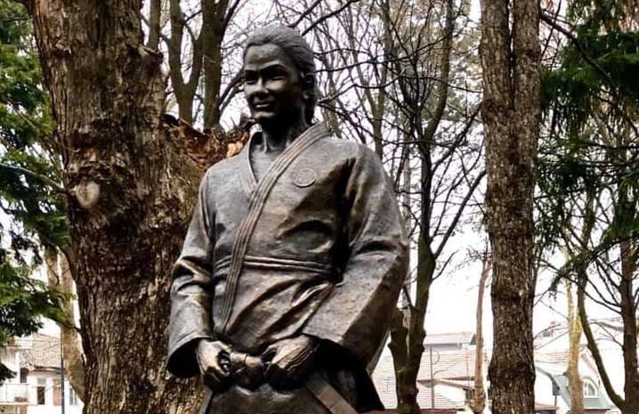 Driton Kuka: Shtatorja e Heroines së gjallë zbriti në vendlindjen e saj