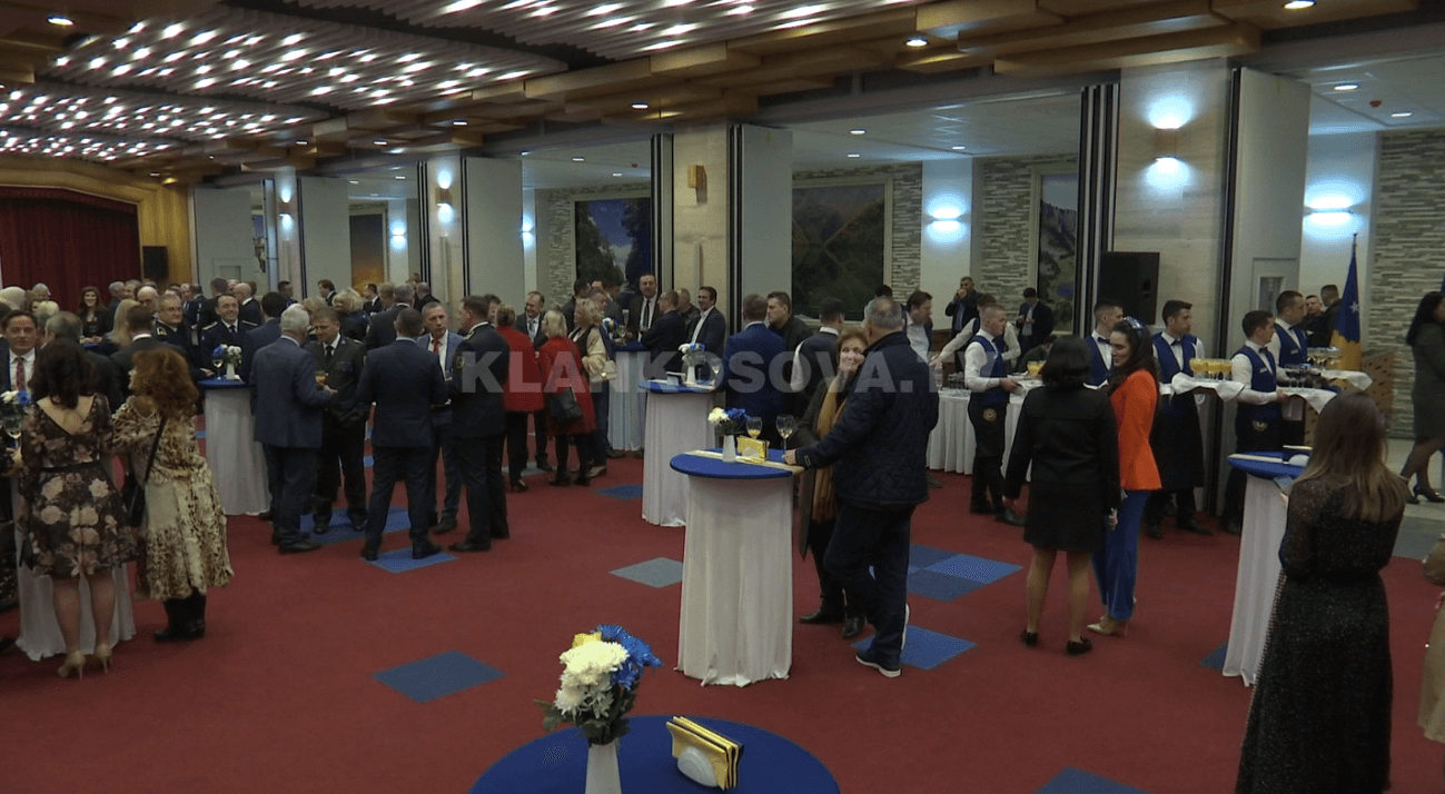 Presidenca feston në Bogdanopolis, kritikohet (VIDEO)
