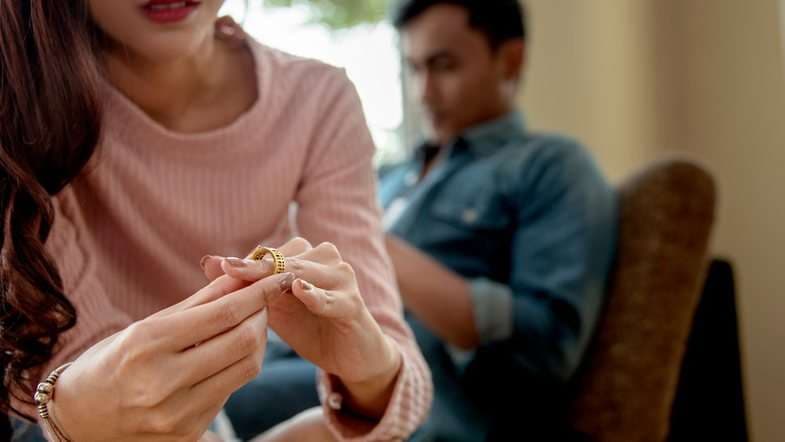 Pyetjet që duhet t'i bëni vetes para se të divorcoheni