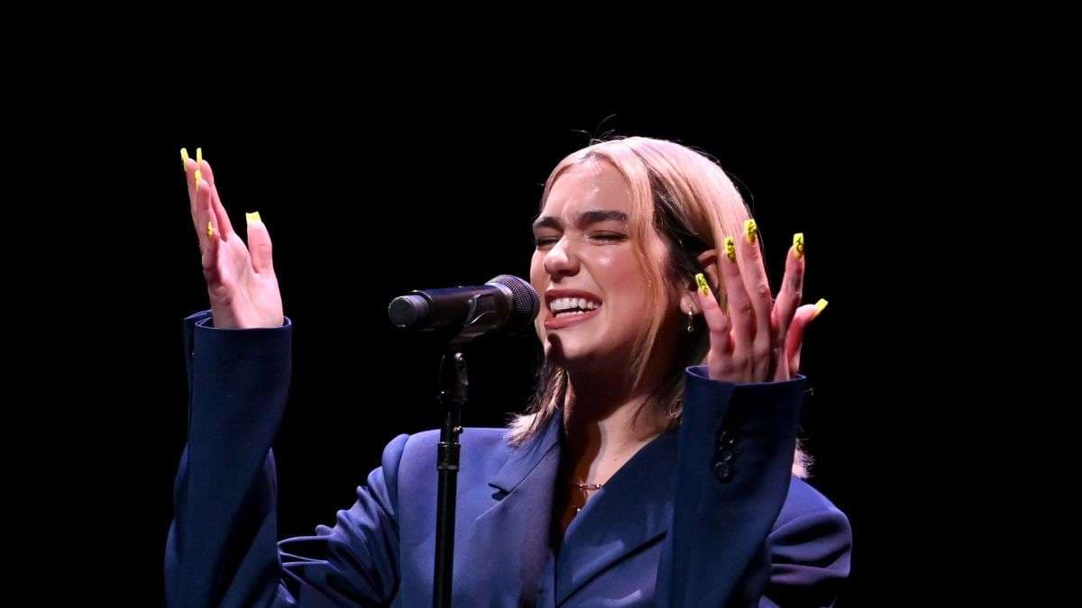 Dua Lipa nis xhirimet e videoklipit të ri (FOTO)