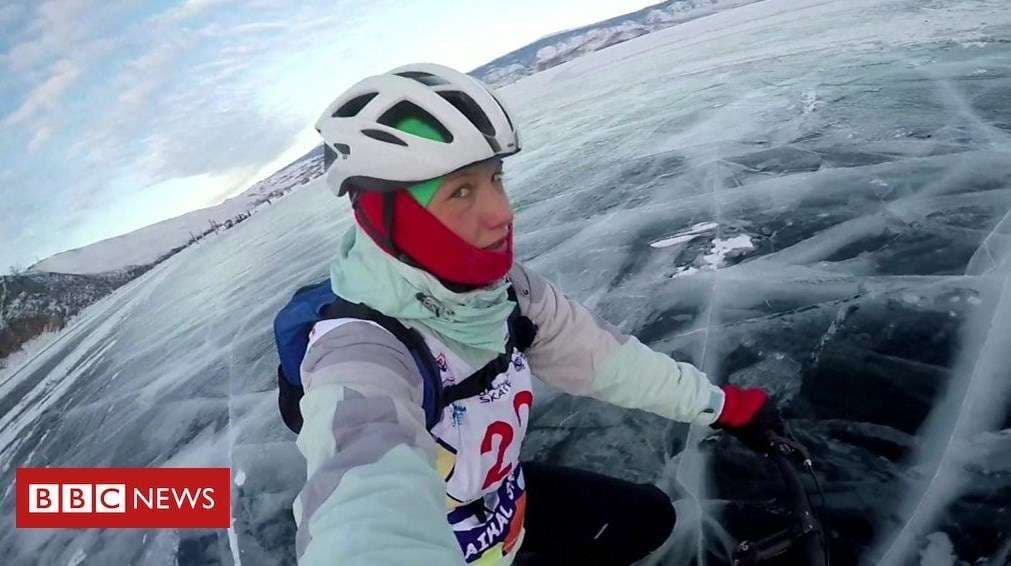 Sportistët garojnë mbi liqenin e ngrirë (VIDEO)
