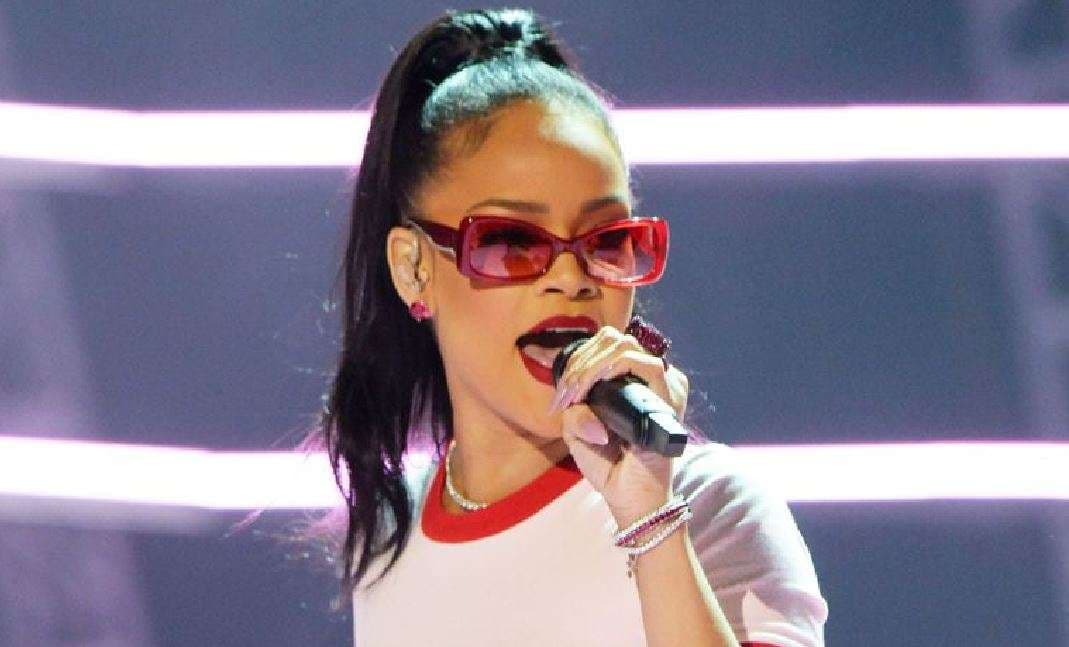 Rihanna pritet të rikthehet me album të ri