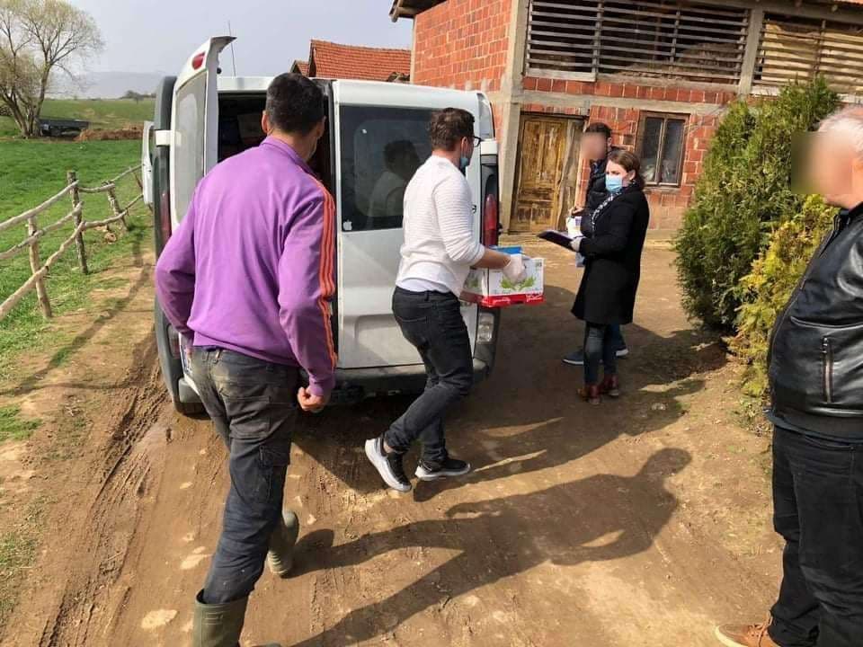 Kamenicë, shpërndahen edhe 640 pako higjienike për familjet në nevojë