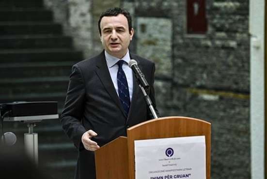 Kurti i përzgjedh dy poezi për 8 Mars