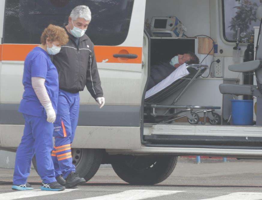 Vdesin edhe dy persona nga koronavirusi në Shqipëri