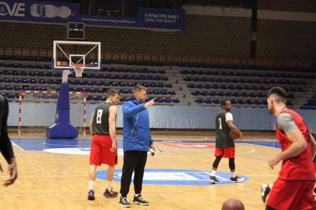 Jep dorëheqje trajneri i KB Prishtina