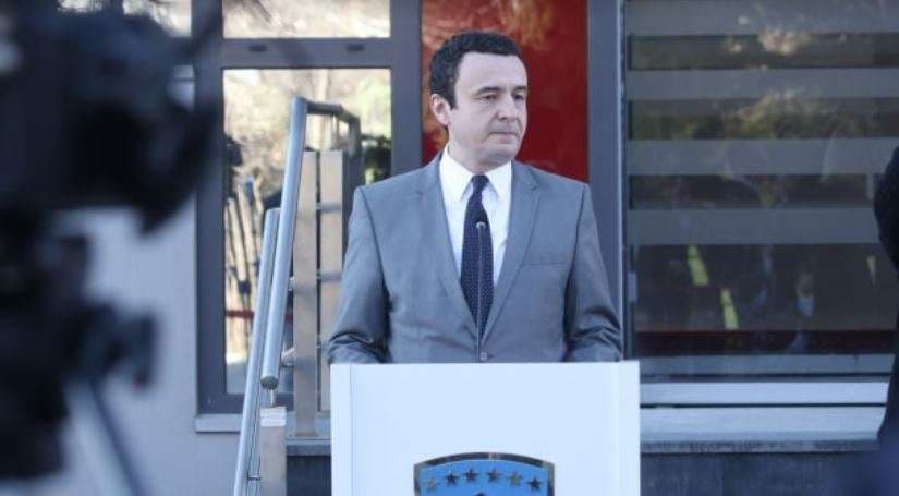 Kurti sot takohet me kryetarët e të gjitha komunave