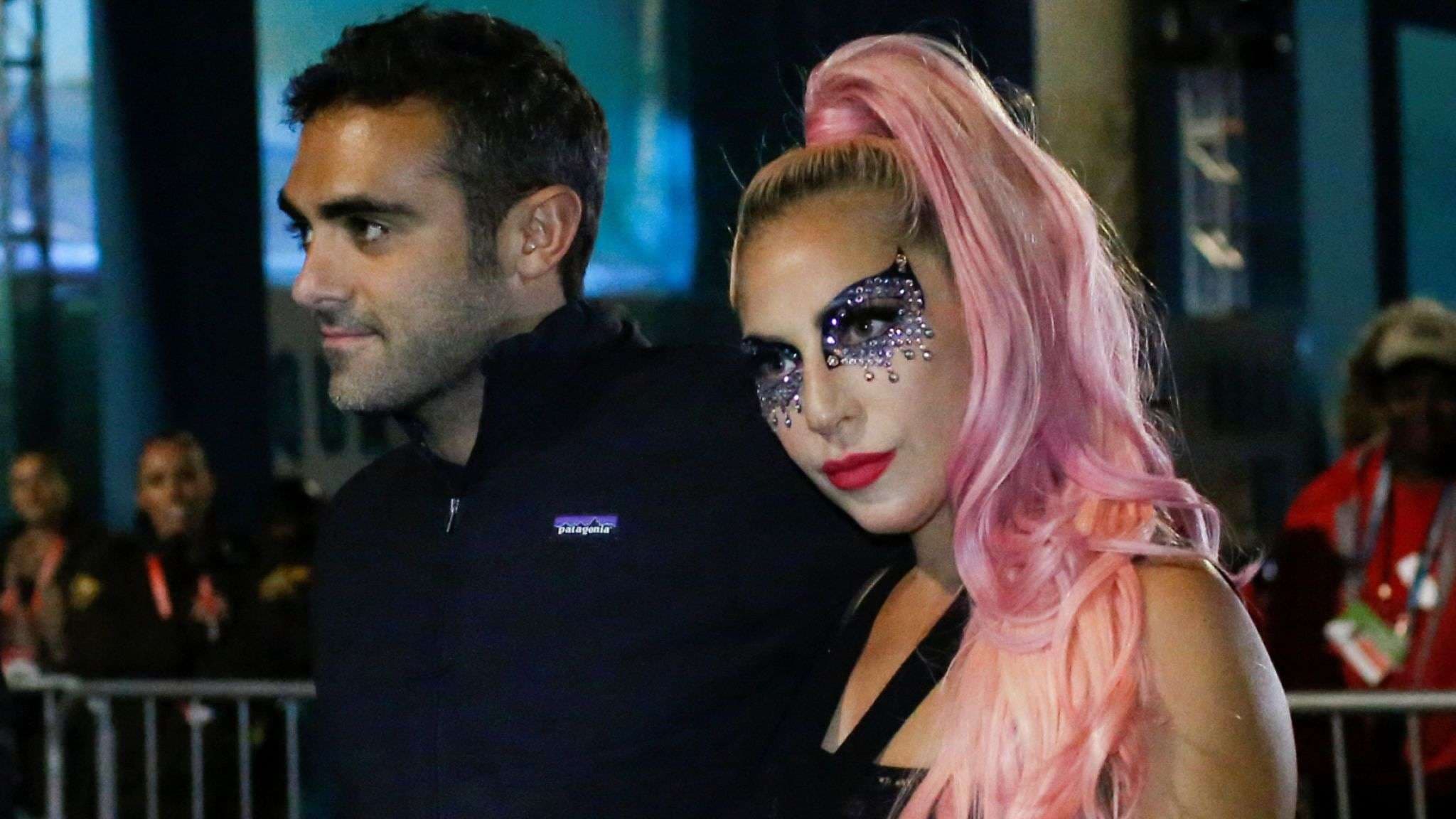 Dashuria e “marrë” e Lady Gagas (FOTO)