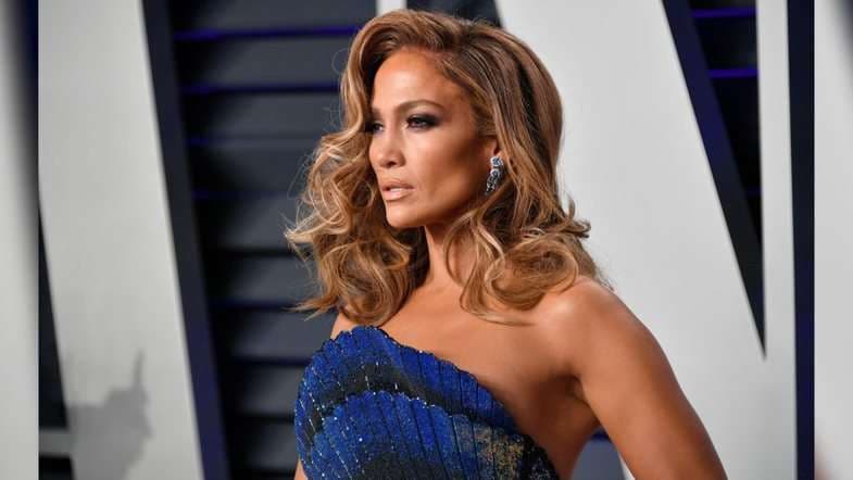 Jennifer Lopez e pa nxirë dhe pa zgjatime flokësh (FOTO)