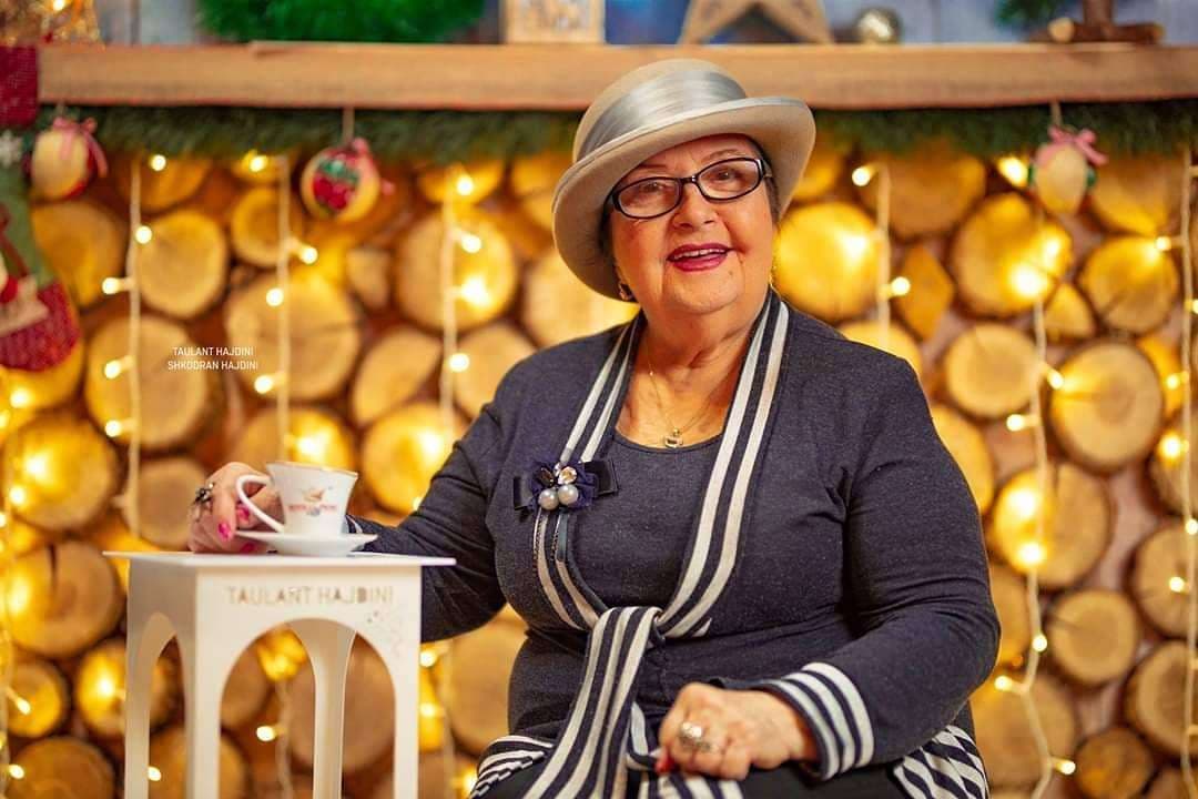 Ikona e aktrimit Leze Qena, nëpër fotografi