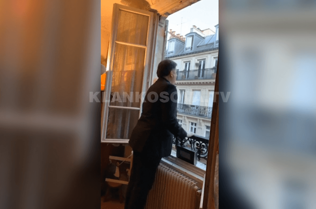 Tenori francez argëton fqinjtë nga ballkoni i apartamentit të tij (VIDEO)