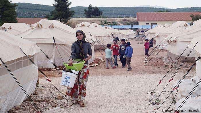 Greqia izolon kampin e dytë të azilkërkuesve
