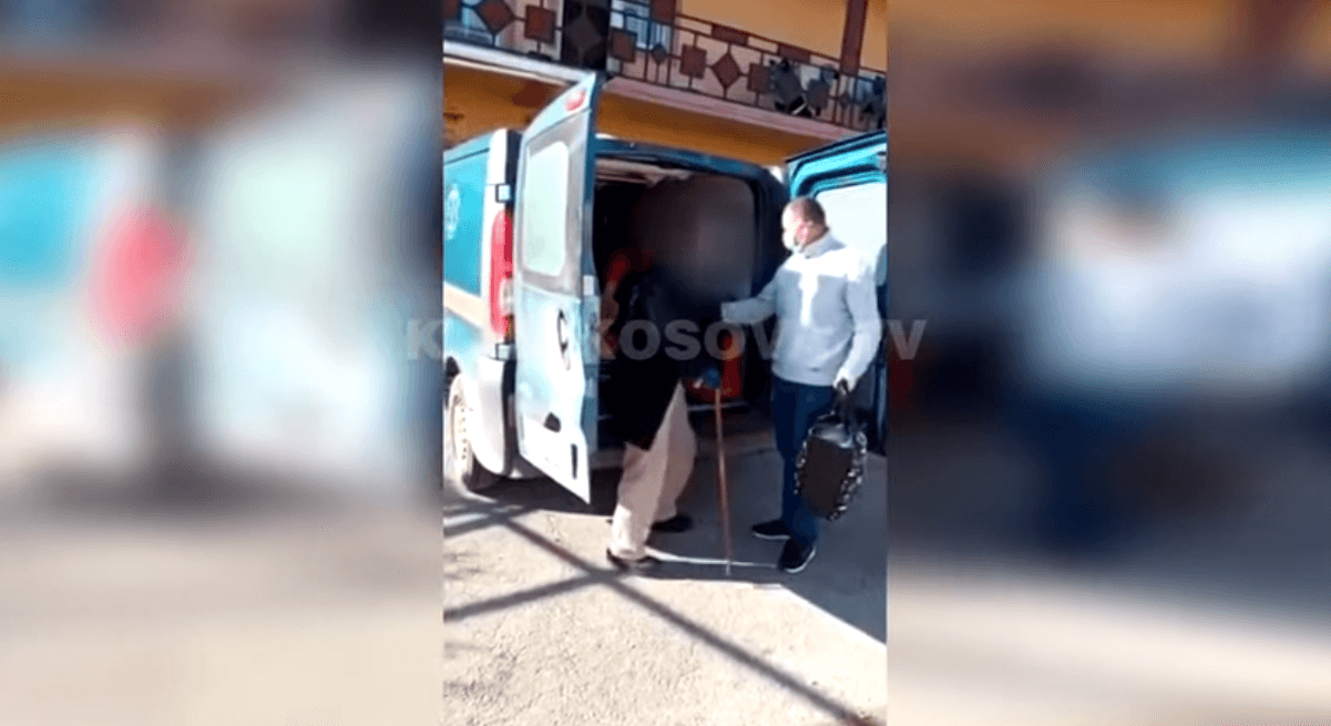 77 vjeçari nga Vitia i shëruar nga Koronavirusi lirohet në shtëpi (VIDEO)