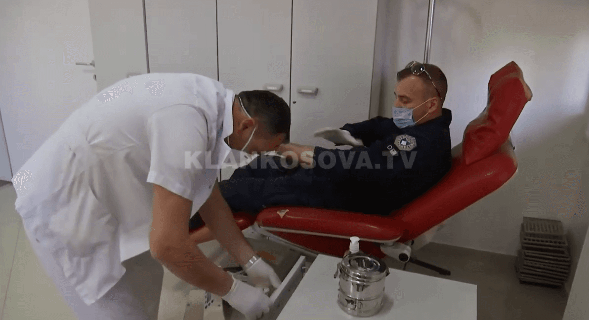 Njësiti Special i policisë dhuron gjak (VIDEO)