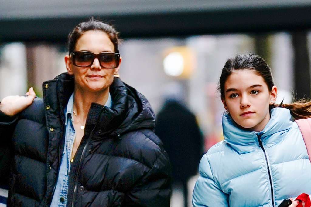 Katie i uron të bijës ditëlindjen më një postim të lezetshëm instagrami
