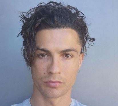 Cristiano Ronaldo i rrit flokët