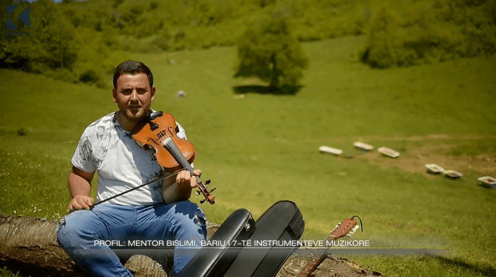 Mentor Bislimi, bariu i shtatë instrumenteve muzikore (VIDEO)