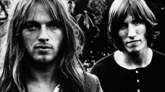 Waters: Gilmour më ka dëbuar nga ueb-faqja, mendon se veç ai është Pink Floyd