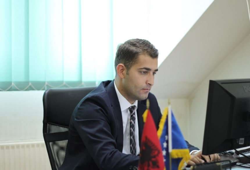 Kryetari i Autoritetit të Konkurrencës del pozitiv me koronavirus