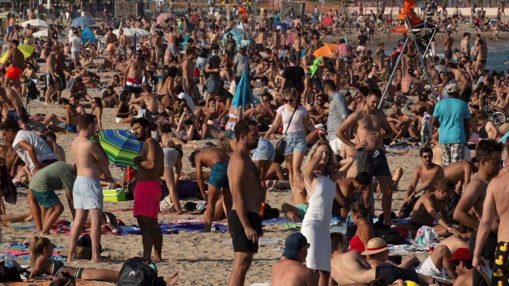 OBSH thotë se lëvizja e të rinjve të Europës rriti numrin e infeksioneve të COVID-19