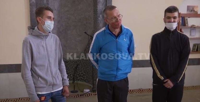 Mitrovicë, gjermani konvertohet në islam (VIDEO)