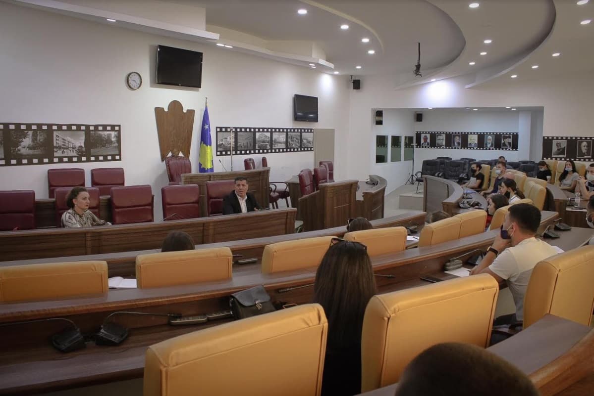 Haziri vlerëson lart rolin e rinisë në mbështetjen e kampanjave anti-COVID-19