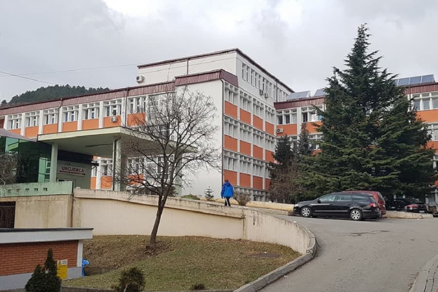 65 pacientë me COVID-19 po trajtohen në spitalin e Pejës, 14 në gjendje më të rëndë