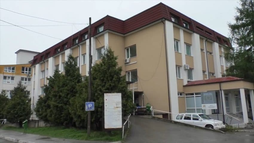 Në spitalin e Gjakovës 42 pacientë me koronavirus, 30 prej tyre në oksigjenoterapi