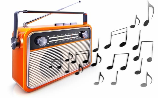Muzika e mirëfilltë nën hijen e "komerciales"