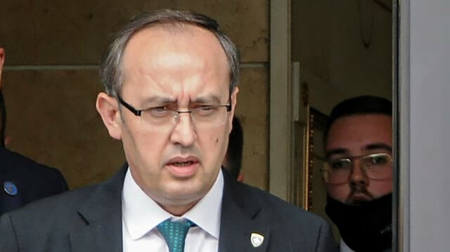 Hoti paralajmëron shtrëngim të masave: Rreziku nga një valë re e COVID-19 është shumë i madh