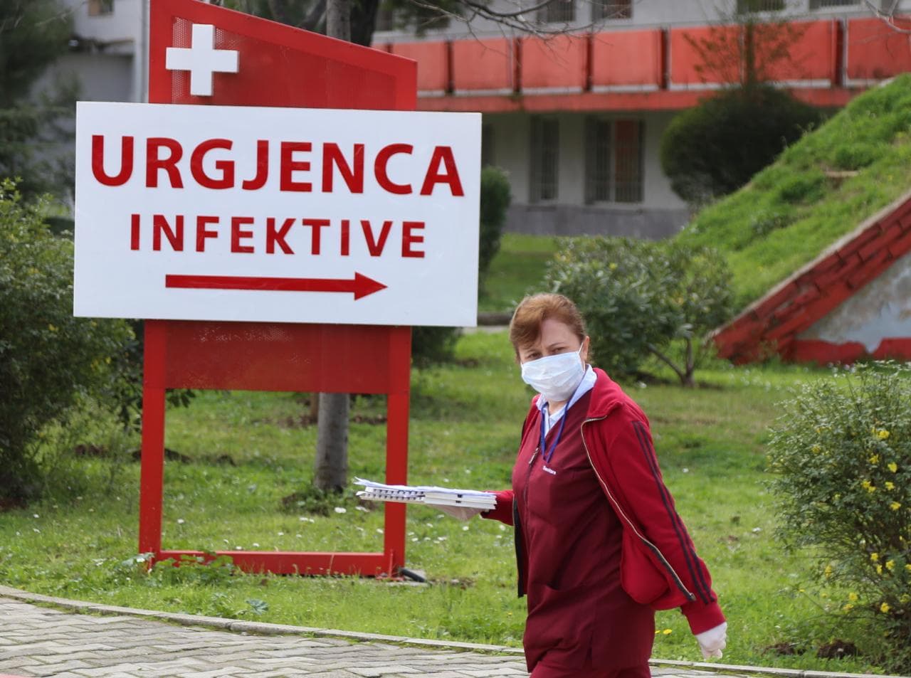Shifrat alarmante të rasteve të reja, hapet pavioni i parë i spitalit “COVID 3” në Shqipëri