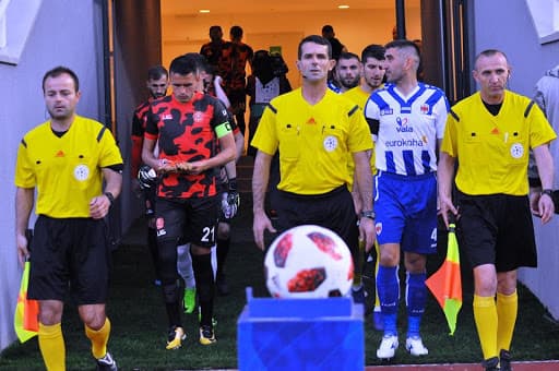 Gjyqtarit Selim Isufi i besohet ndeshja derbi në Superligën e Kosovës (FOTO)
