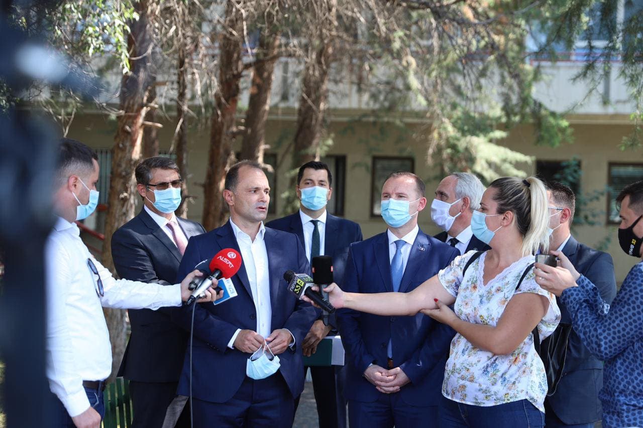 Zemaj: E përshëndes propozimin e Maqedonisë për hapjen e kufijve pa test PCR