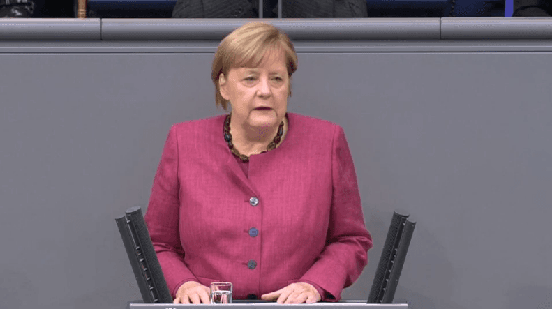 Tensione gjatë fjalimit të Merkel në Bundestag: Masat higjienike më nuk po kryejnë punë – kontaktet duhet të ulen në 75%