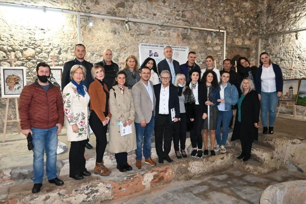 Prizreni mirëpret artistët nga Dibra (FOTO)