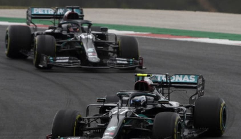 Hamilton triumfon në Portugali dhe parakalon legjendën Schumacher