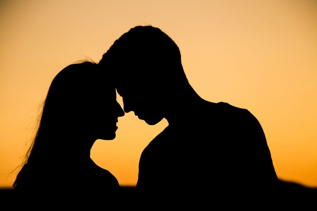Shenjat që do t'iu ndihmojnë të zbuloni nëse ai e mendon ende ish-in ose jo