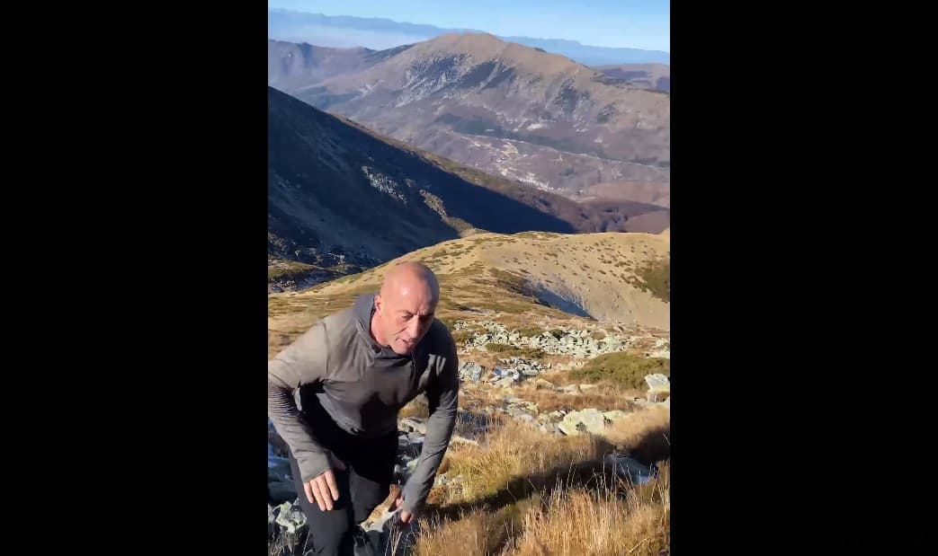 Në Ditën e Falënderimeve, Haradinaj ngjitet në Majën e Bistrës (VIDEO)