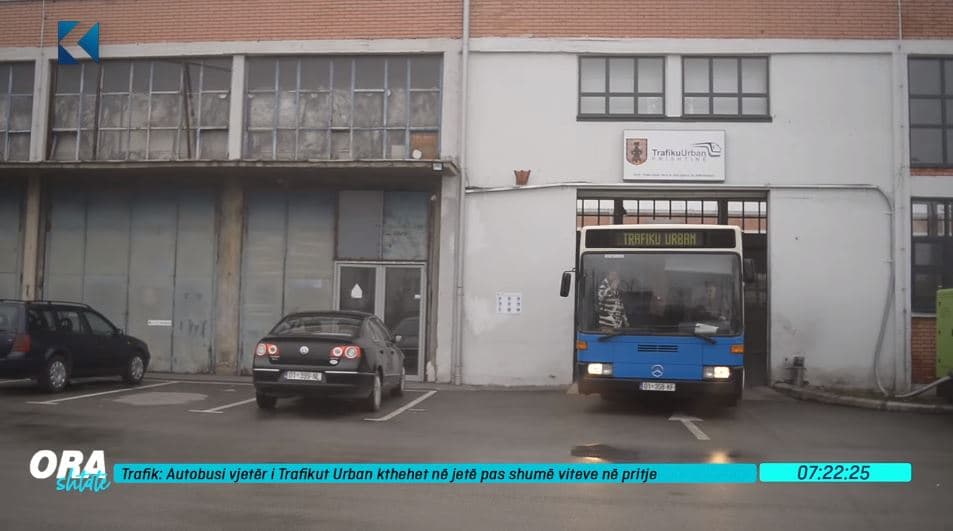 Autobusi i vjetër i "Trafiku Urban" kthehet në jetë pas shumë vjetëve pritje (VIDEO)