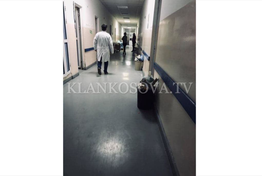 Bërllogu bllokon korridorin e Interno-s në Gjilan (FOTO)